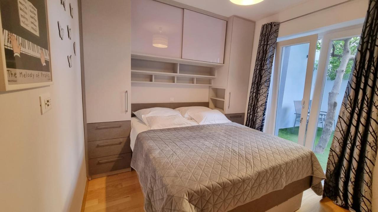 Apartman Naranca- With 2 Bedrooms Leilighet